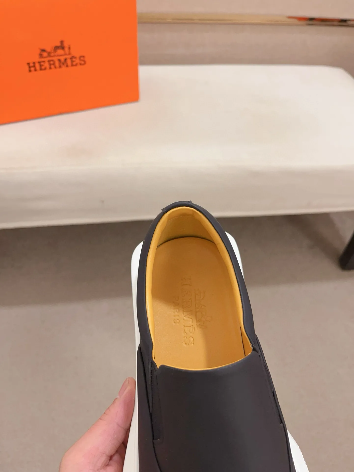 Men's clothing and shoes💰: 442💰《HERMES》【Classic original single version】Hermès; top 🔝purchase agent🔍🔍men's latest 🇺🇸 counter sales simultaneously, imported from Italy original ▲▲cowhide ▲▲ (high-end, nobility, class) ) Exquisite workmanship (Italian 🇮🇹 imported water-dyed 🐂 cowhide lining) sole: original sole provided by the original factory, ⚠️exclusive double-layer activity·TPR·rubber·combined molded outsole; super comfortable·wear-resistant·non-slip·environmental protection The real thing is more beautiful if you take the real thing (high quality, follow the order). You can enter and exit the counter at will * Number of yards: 38-44 (45 can be customized and cannot be returned or exchanged)